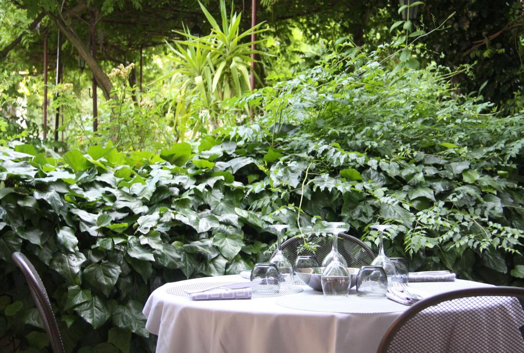Les Jardins D'Anglise Hotel Six-Fours-les-Plages Exterior photo
